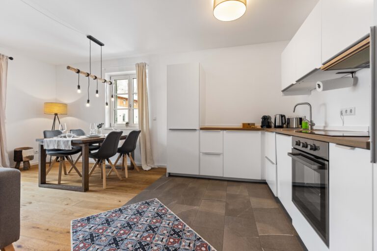 Küchenzeile mit Essbereich im Wohnzimmer