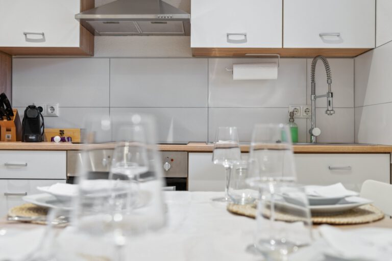 Der Essbereich in der Casa Oasis II ist mit Designer-Möbeln ausgestattet.