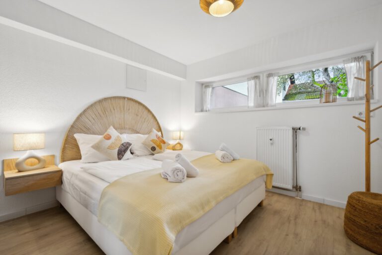Das Schlafzimmer in der Casa Oasis III ist komfortabel und liebevoll eingerichtet.